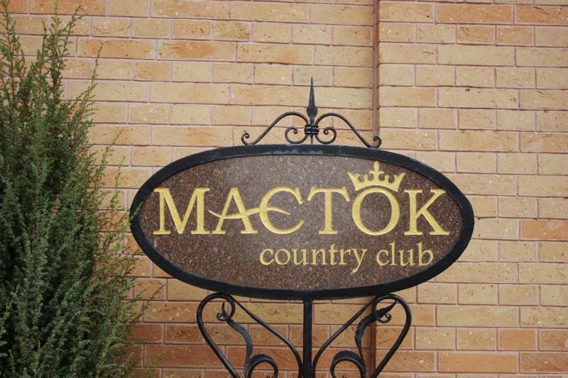 Hotel Maetok Country Club Petrovo Exterior foto